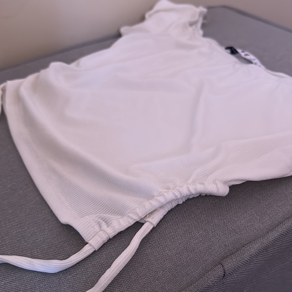 Crop top - Picture 3 of 3
